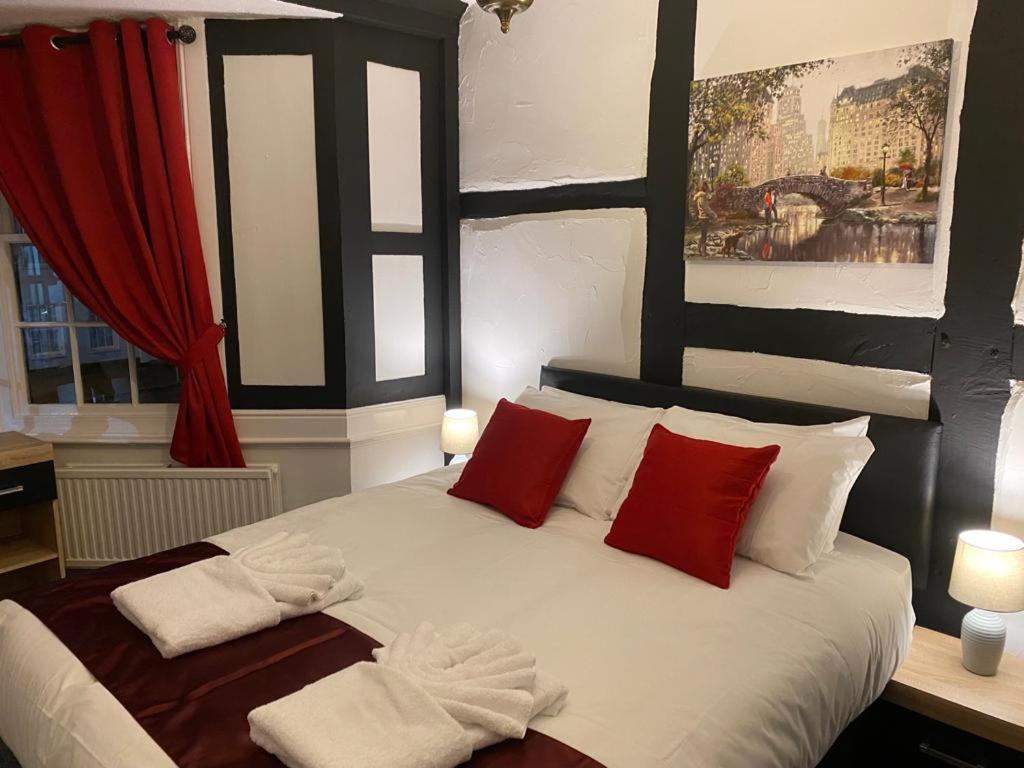 Bugle Hotel Titchfield Екстериор снимка