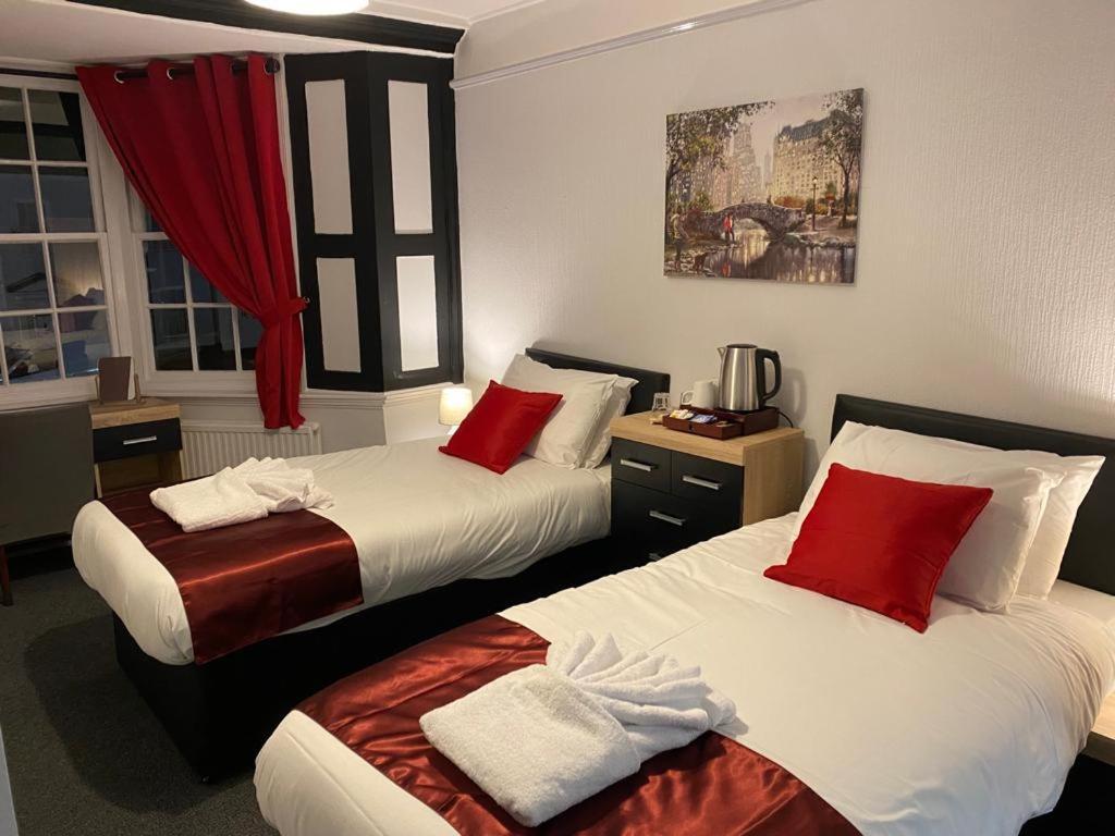 Bugle Hotel Titchfield Екстериор снимка