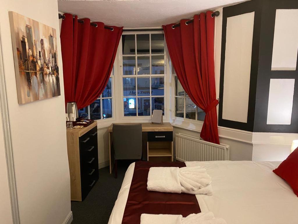 Bugle Hotel Titchfield Екстериор снимка